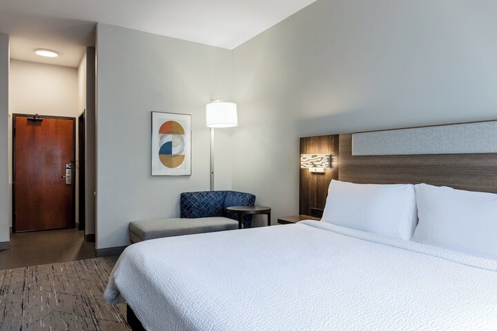 Holiday Inn Express Vancouver North - Salmon Creek by IHG