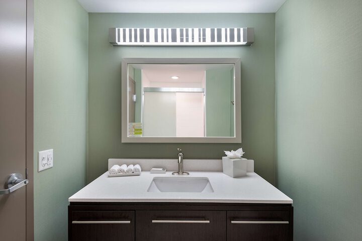 Room 20 of 33
