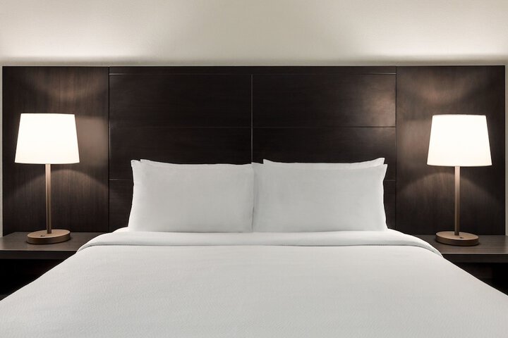 Room 28 of 51