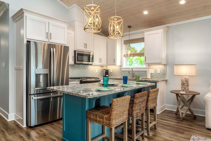 Luxe Family Condo w / Gulf View in Dauphin Island!