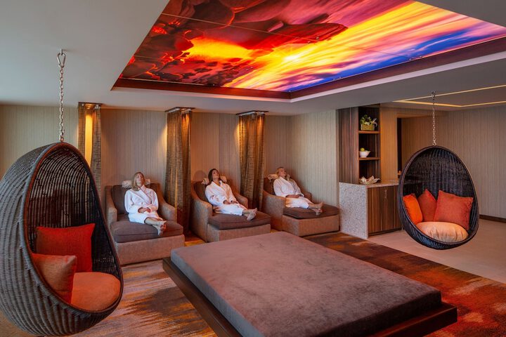Silver Legacy Reno- a Caesars Rewards Destination