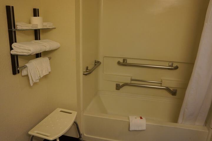 Room 21 of 43