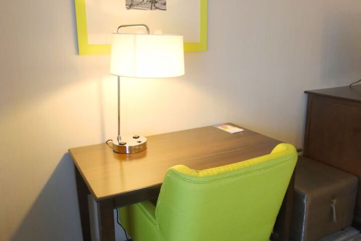 Room 21 of 38