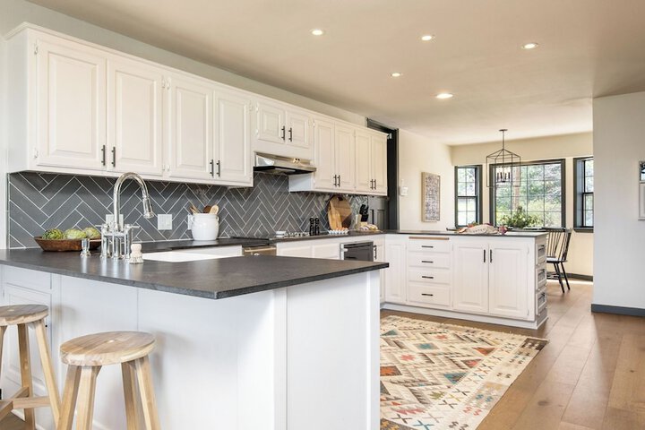 Pollock by Avantstay Stunning Views w / Movie Room Game Room & Large Balcony