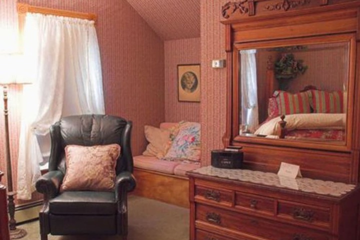 Room 37 of 100