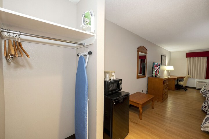 Room 12 of 23