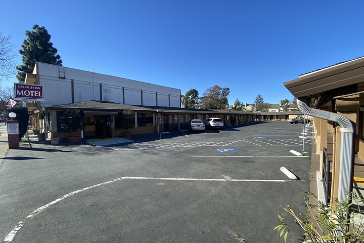 Hotel 4 of 37