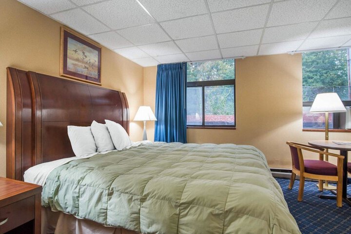 Room 15 of 25