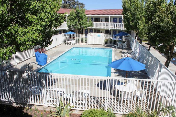 MOTEL 6 PASO ROBLES