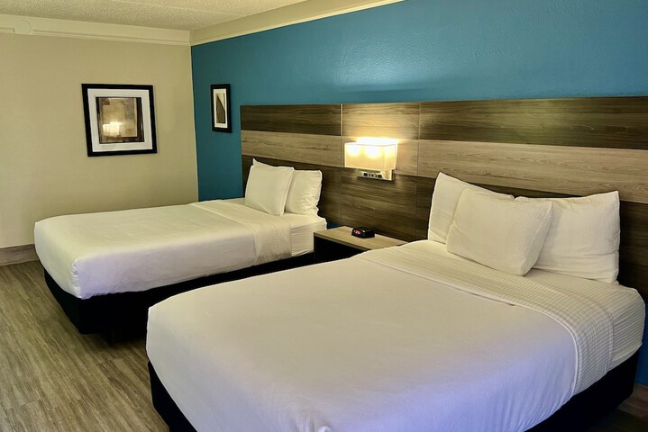 Room 10 of 25