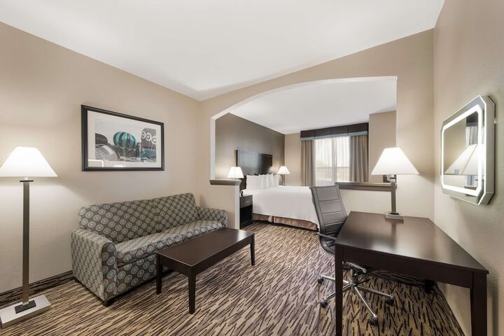 Room 48 of 73