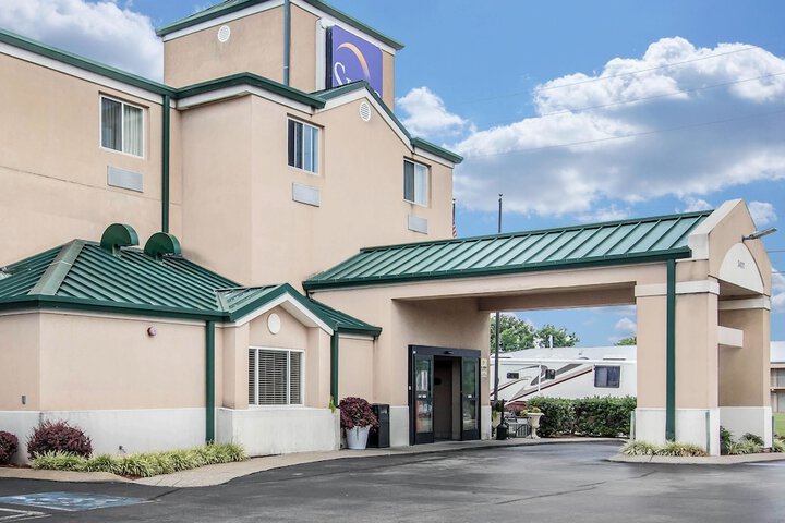 Hotel 7 of 49