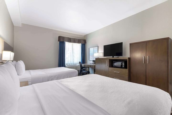 Room 10 of 36