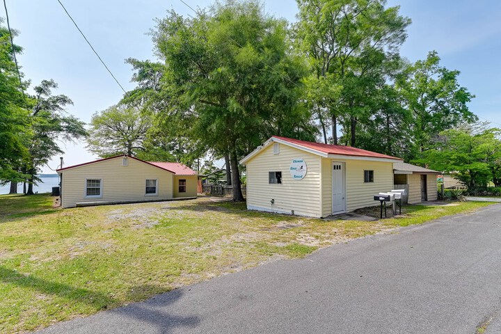 Cozy Edenton Vacation Rental w / Boat Dock Access!