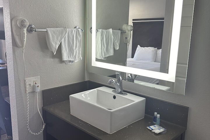 Room 12 of 20