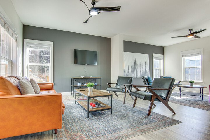 Family Holiday Retreat! Mtn-view Blue Ridge Home