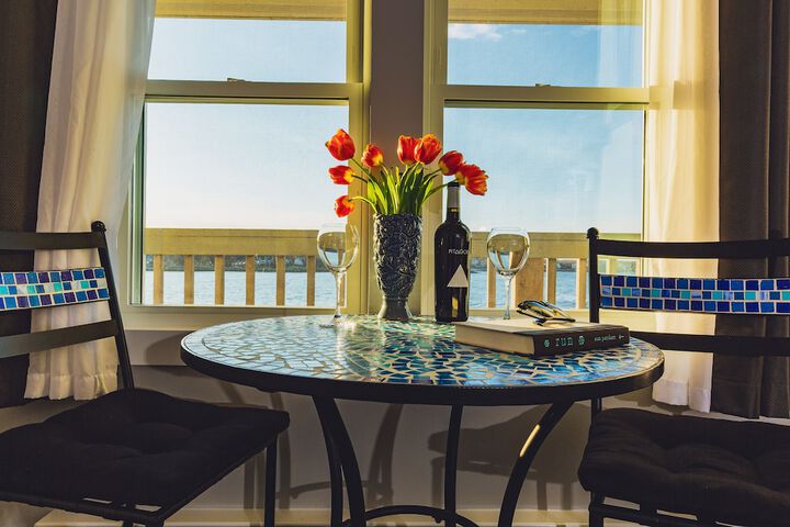 Bearskin Neck Motor Lodge