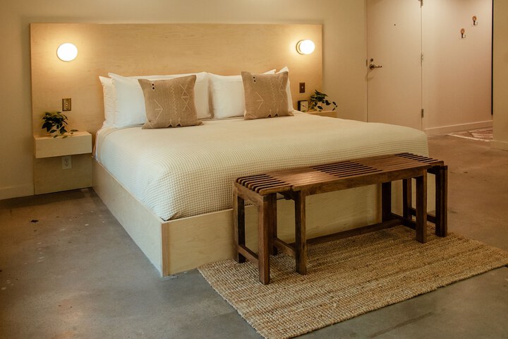 Brut Hotel