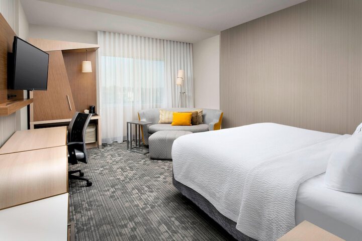 Room 16 of 28