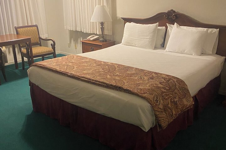 Room 16 of 25