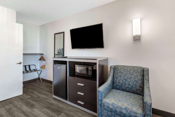 Room 54 of 64