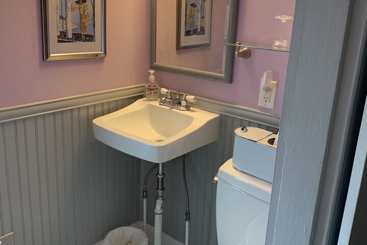 Room 20 of 28