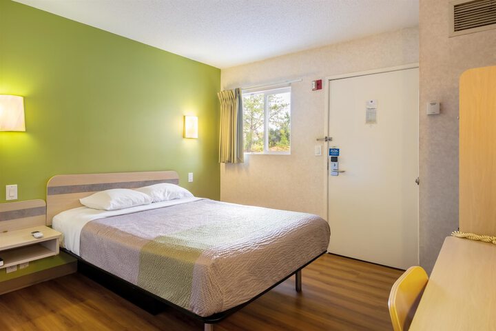 Room 26 of 33