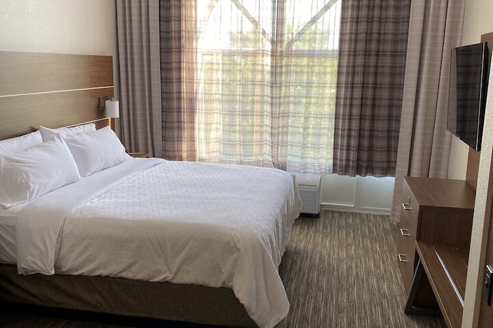 Holiday Inn Express Hotel & Suites Auburn - University Area by IHG