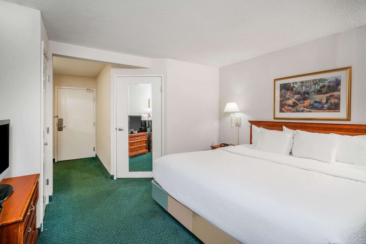 Room 19 of 42