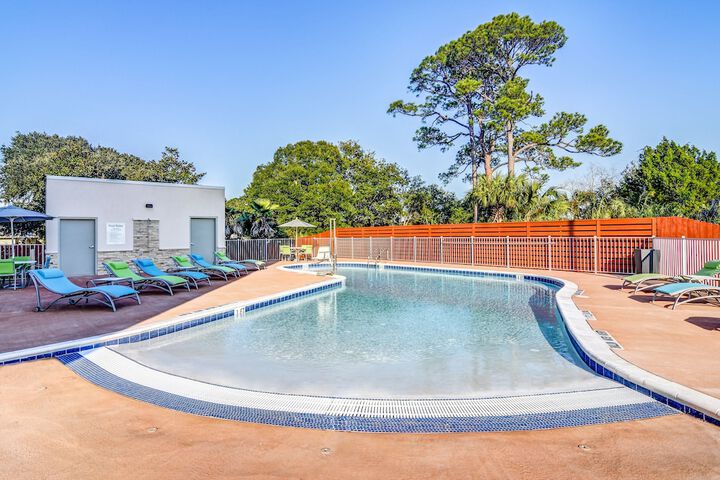 Pool 4 of 60