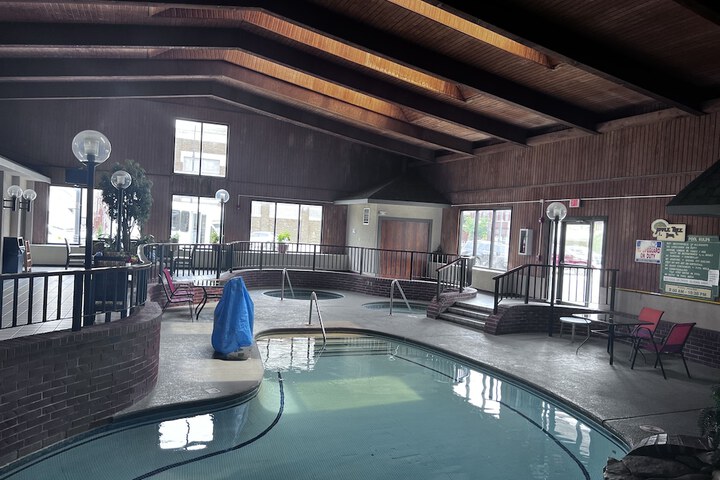 Pool 4 of 26