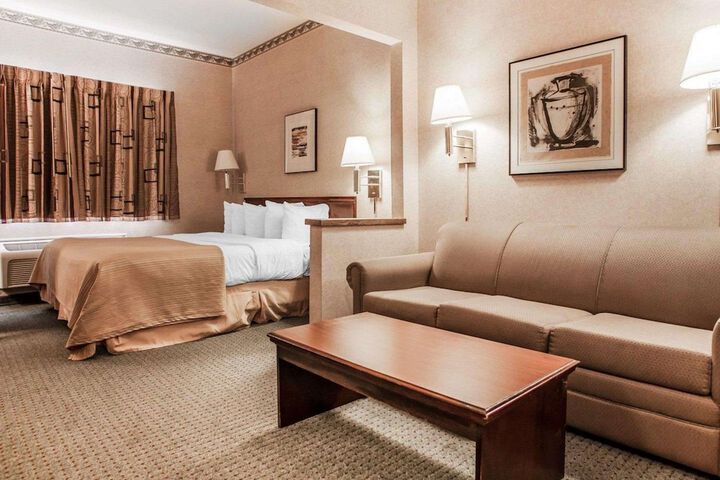 Room 9 of 28