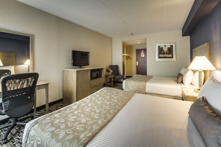 Monte Carlo Inn Oakville Suites