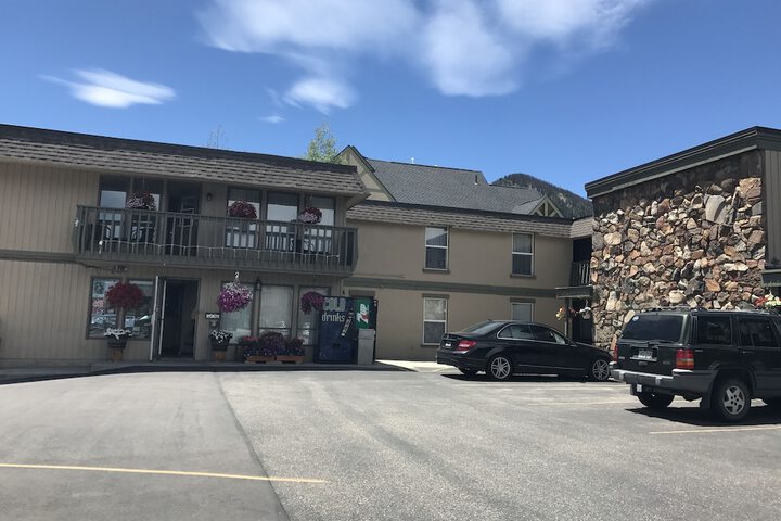 Hotel 2 of 68