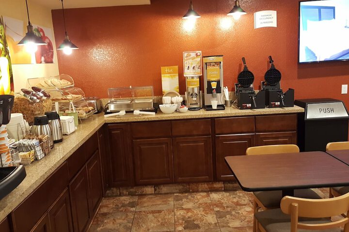 Breakfast/Coffee Service 65 of 75