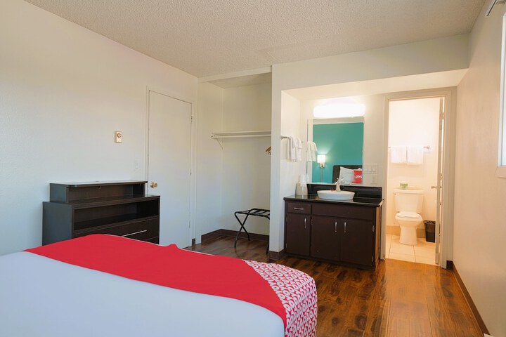 Room 26 of 103