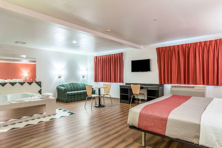 Room 18 of 30