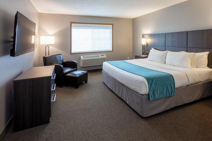 Paynesville Inn & Suites