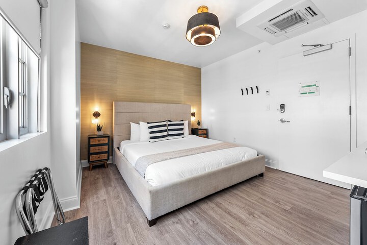 Room 25 of 117