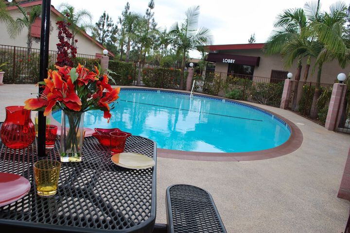 Pool 8 of 26