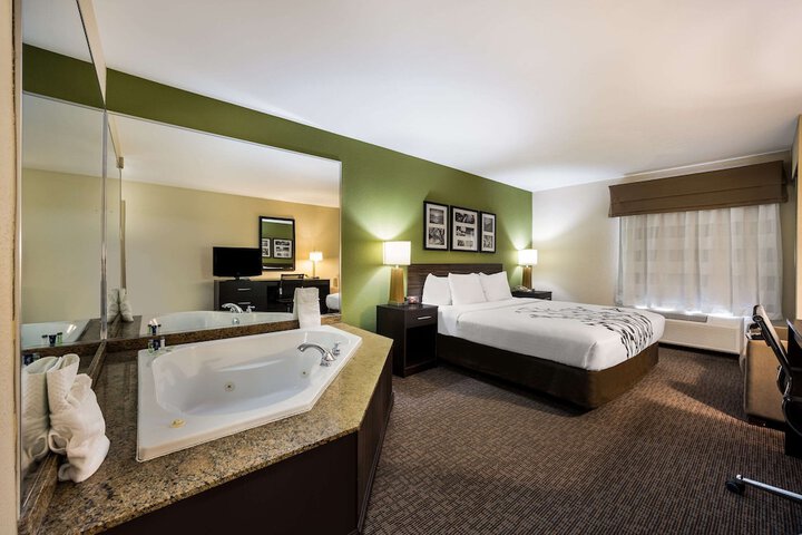 Room 32 of 44