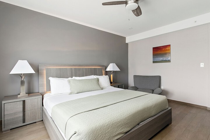 Room 32 of 47