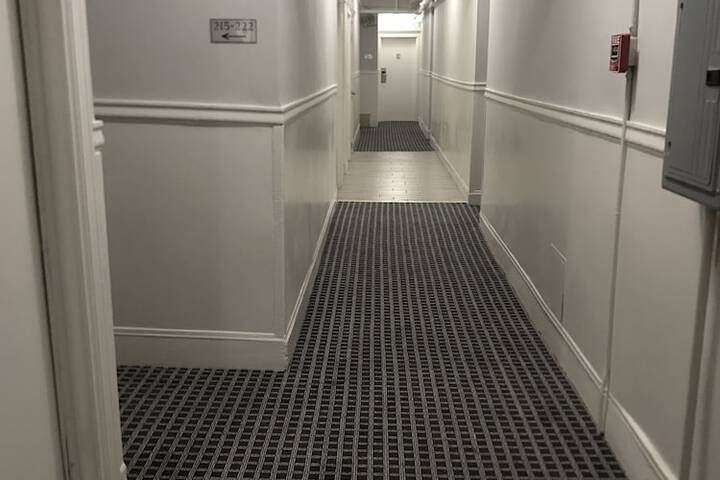 Ballroom/Hall 18 of 19