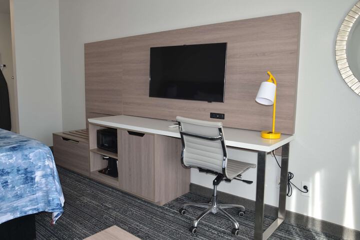 Room 28 of 48