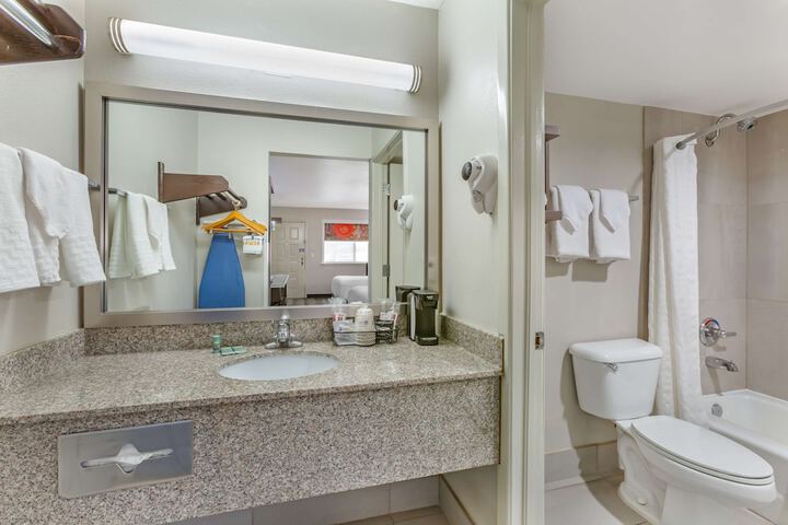 Room 20 of 34