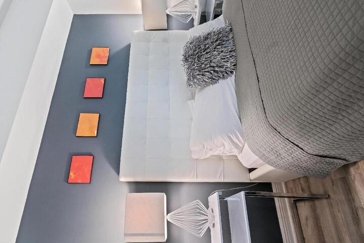 Luxury Near the Beach! Beach pass included!