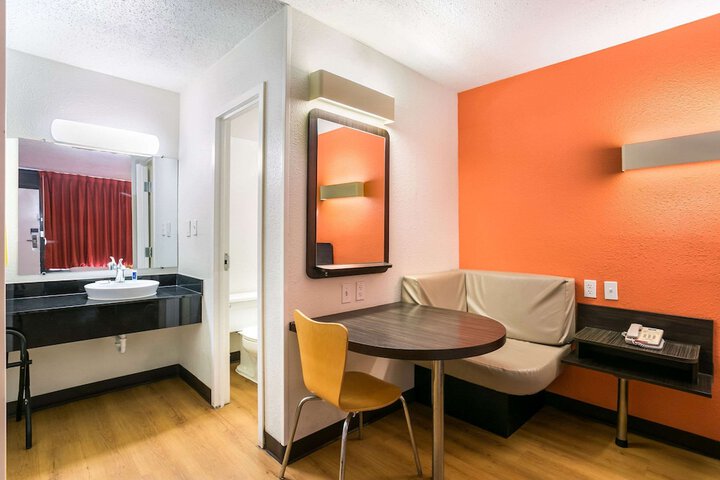 Room 31 of 46