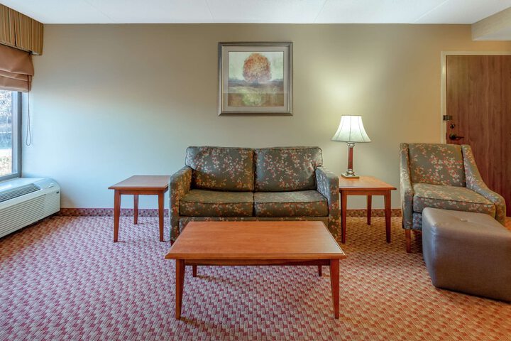 Room 14 of 18