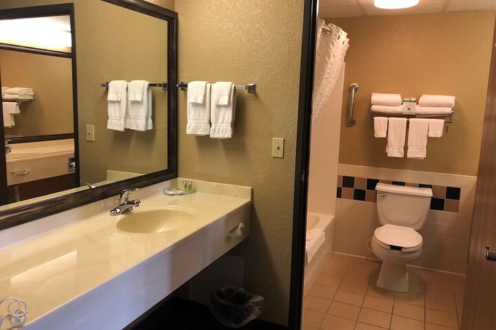 Room 28 of 42