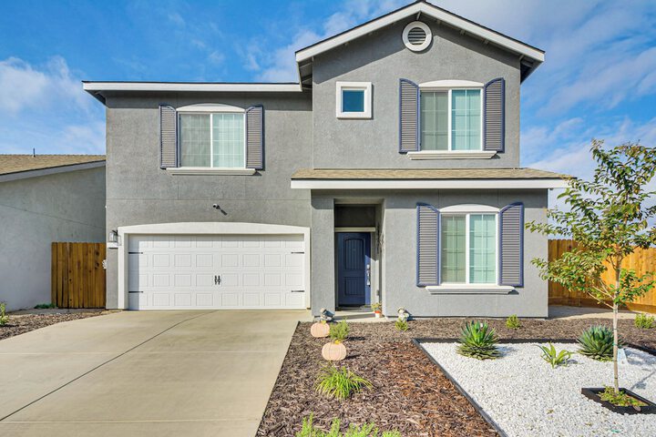 Chowchilla Home w / Private Patio!